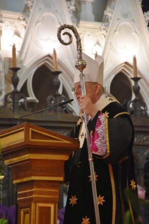 Arcybiskup w trakcie kazania