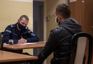 stanowisko organizacyjne KWP w Krakowie. Poborowi czekają na swoją kolej