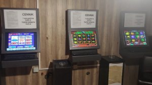 zabezpieczone automaty do nielegalnych gier hazardowych.