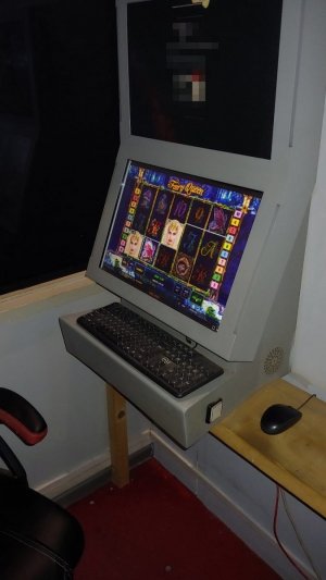 nielegalny automat do gier hazardowych