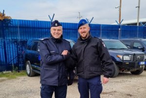 komendant ledzion wizytujący policjantów w kosowie