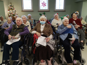 Podopieczni Zakładu Opiekuńczo-Leczniczego Serdeczna Troska, przy os. Złotej Jesieni 5 w Krakowie.