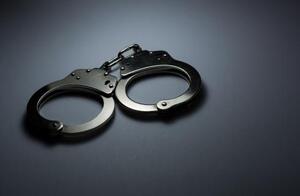 poglądowe zdjęcie kajdanek