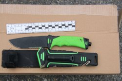 Zabezpieczony nóż znaleziony w samochodzie porywaczy