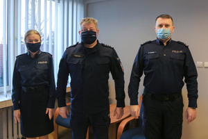 wspólne zdjęcie z komendantem