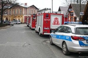 radiowóz i wóz straży pożarnej