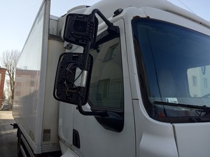 zdjęcie ciężarówki brak obudowy lusterka