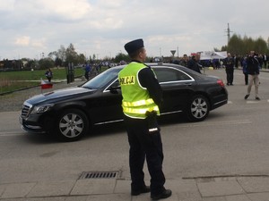 KPP Oświęcim Zabezpieczenie uroczystości Marsz Żywych 2022 przejazd Prezydenta