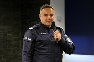Generał Michał Ledzion przemawia do zaproszonych gości