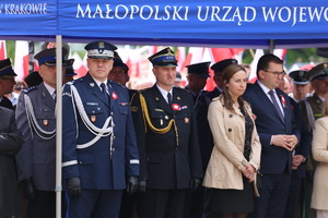 Komendant Wojewódzki na placu pod Pomnikiem Ofiar Katynia