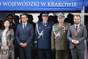 Komendant, Wojewoda i inni na placu
