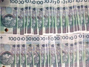 banknoty o nominale 100 złotych