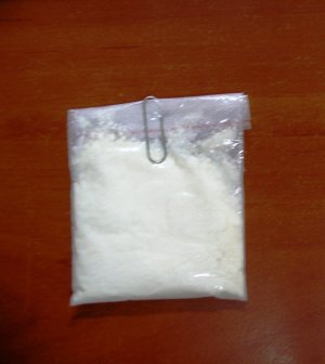 zabezpieczona amfetamina w woreczku foliowym