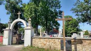 cmentarz parafialny w Brzesku