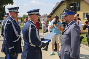 uroczyste przekazanie symbolicznego klucza do nowego budynku Komisariatu Policji w Wojniczu
