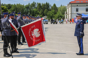 I Zastępca Komendanta Głównego Policji przy sztandarze