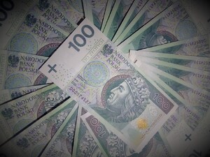 banknoty o nominale 100 złotych