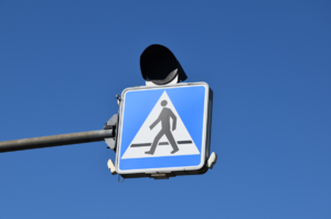 Znak drogowy D-6 „Przejście dla pieszych”.