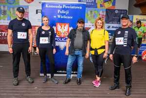 Policjanci oraz pracownicy cywilni KPP Wieliczka podczas biegu 24 godzinnego w Bochni 18