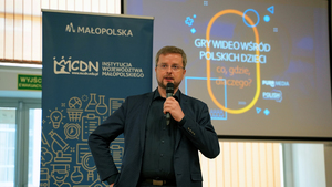 Zdjęcie przedstawia Pana Michała Bobrowskiego, Dyrektor Marketingu i członek zarządu GRY Online