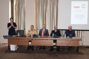 Pani naczelnik wydziału doboru przemawia na wykładzie