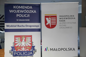 Banery Wydziału Ruchu Drogowego KWP w Krakowie iraz Małopolskiej Wojewódzkiej Rady Bezpieczeństwa Ruchu Drogowego