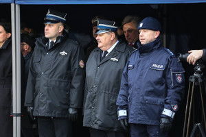 Policjanci i przedstawiciele Straży Pożarnej przybyli na uroczystość