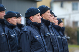 policjanci posterunku z profilu