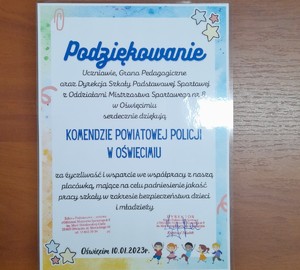 13 SP Nr 8  spotkanie hala sportowa Prawa dziecka i bezpieczeństwo  podziękowanie dla KPP Oświęcim