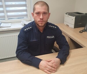 asp. szt. Krystian Piekarski  w biurze