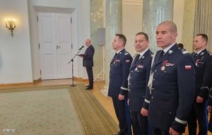 uroczystość wręczenia Krzyży Zasługi za Dzielność - kierownictwo Polskiej Policji