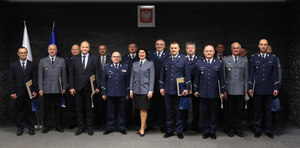 zdjęcie grupowe - wykadrowany środek