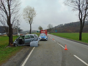 widok na drogę na której doszło do wypadku