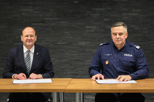 nadinsp. Michał Ledzion, Komendant Wojewódzki Policji w Krakowie oraz Prorektor ds. Współpracy Uniwersytetu Ekonomicznego prof.dr hab. Piotr Buła