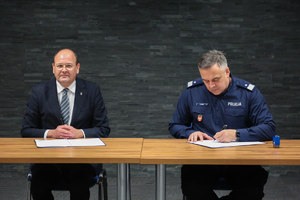 nadinsp. Michał Ledzion, Komendant Wojewódzki Policji w Krakowie oraz Prorektor ds. Współpracy Uniwersytetu Ekonomicznego prof.dr hab. Piotr Buła.