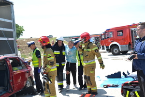 ćwiczenia arambol 2023 - Policjanci i strażacy podczas działań