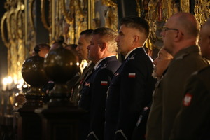 Komendant Morajko oraz komendant Nowak w stellach w trakcie mszy