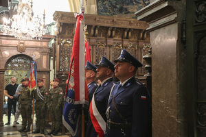 poczet sztandarowy Komendy Wojewódzkiej Policji w Krakowie