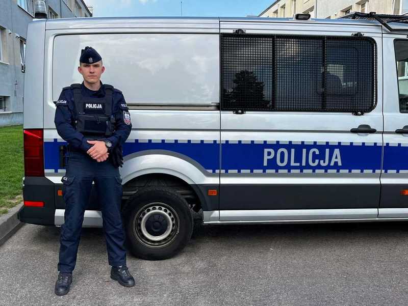 policjant z Komisariatu Policji VIII w Krakowie , który ujął nietrzeźwego kierowcę.
