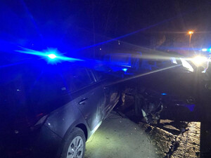 policyjny pościg; kolizja opla z radiowozem