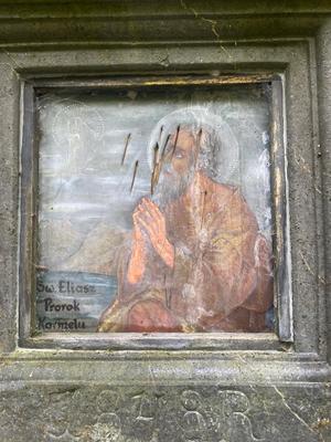 Obraz Św. Eliasza Proroka z Karmelu z uszkodzeniami od uderzeń siekierą