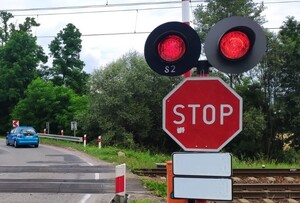 Przejazd kolejowy przykład