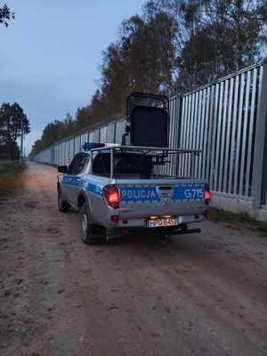 Policyjny radiowóz z systemem LRAD