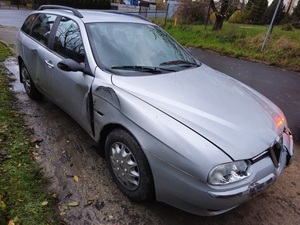 uszkodzony samochód alfa romeo