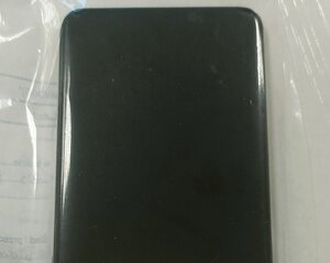 zdjęcie prezentujące telefon oraz kartę płatniczą