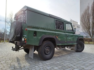 Land Rover Defender 110 - zdjęcie sprzedawanego samochodu