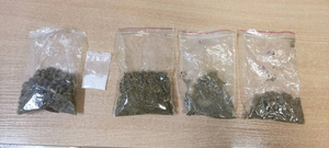 woreczki strunowe z zawartościa narkotyków