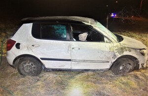 uszkodzona osobowa skoda po wypadku w Skomielnej Czarnej