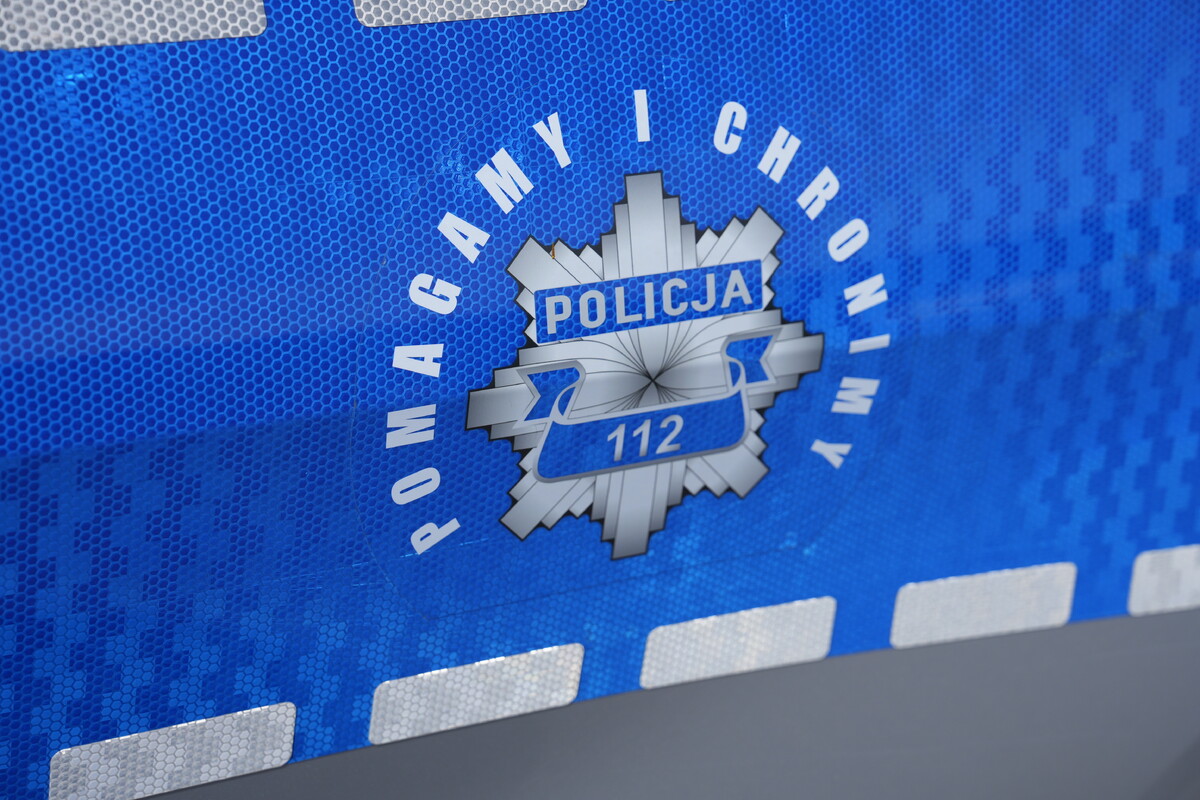Policjanci uratowali mężczyznę z Zalewu Wolbromskiego